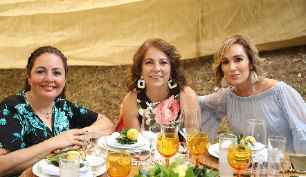  Cristina Sarraf, Lucía Pedraza y María Elena Ávila.