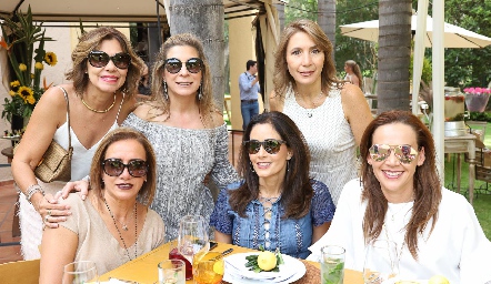  Mercedes de Bárcena, Lorena González, Celina Conde, Karina de Alcalde, Came Stevens y Maricarmen Ayala.