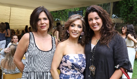  Alejandra Martínez, Silvia Tapia y Cristina Puga.