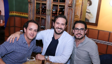 Alejandro Sanvela, Ro Valle y Victorio Ortiz.
