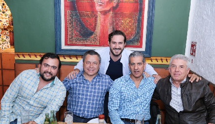  Oso Fernández, Lisandro Bravo, Ro Valle, Tony Madrigal y Gustavo Ibarra.