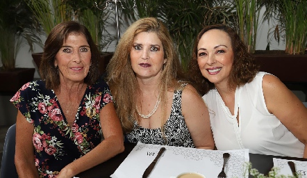  Maggie Jourdain, Silvia Foyo y Ligia Vales.