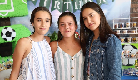  Sofía, Victoria y Camila.