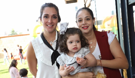  Judith Gómez, María Pau y Adriana Ramón.
