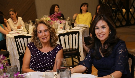  Rosy Castillo y Martha Mendoza.
