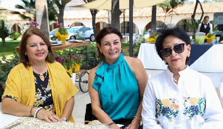 Silvia Esparza, Marcela Chambrand y Aida Martínez.