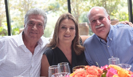 Héctor Sarmiento, Diana Sarmiento y Óscar Pérez.