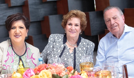  Patricia Sarmiento, María de la Soledad Inguanzo y Héctor Sarmiento.