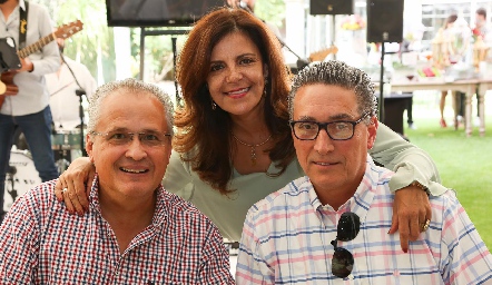  Carlos Brueggeroff, Patricia Silos y Salvador de la Maza.