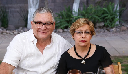  José y Lala Carrera.