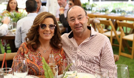  Martha Elena Muñiz y Fernando López.