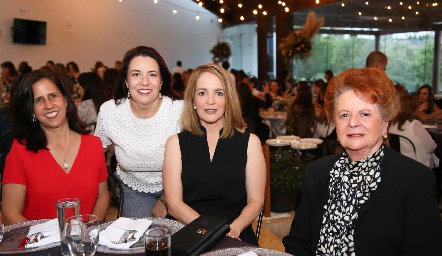  Claudia Nava, María Luisa de la Rosa, Claudia Carpizo y Cristina de Carpizo.