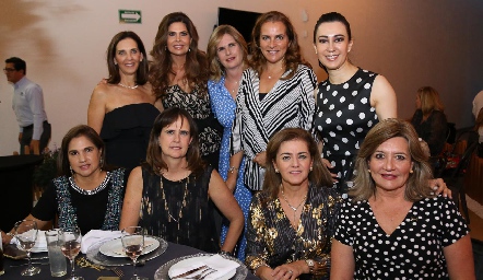  Maribel Martínez, Martha Díez Gutiérrez, Pupi de Velasco, Patricia Del Bosque, Liliana Meza, Margarita de Cabrera, Martha Zwiegger Adriana Carrera y María del Carmen de la Rosa.