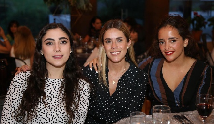  Isa Zollino, Jocelyn Córdova y  e Isa Torres.