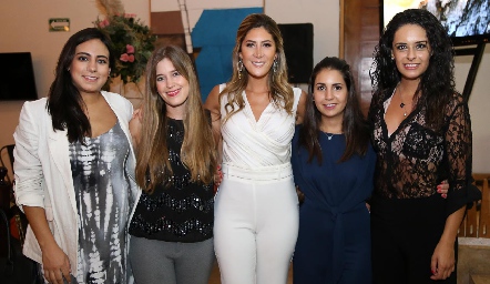  María Berrueta, Araceli Palau, Martha de la Rosa, Bety Lázaro y Pau Díaz de León.