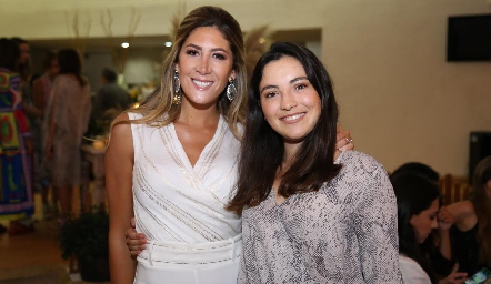  Martha de la Rosa y Yusa de la Rosa.