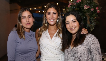  Sofía Villaseñor, Martha de la Rosa y Yusa de la Rosa .