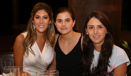  Martha de la Rosa, Eugenia Musa y Catalina Abud.