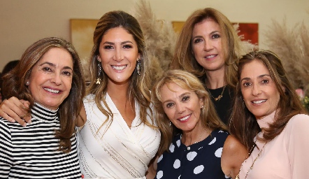  Patricia Gaviño, Martha de la Rosa, Tayde Gaviño, Guille Hernández y Mónica Gaviño.