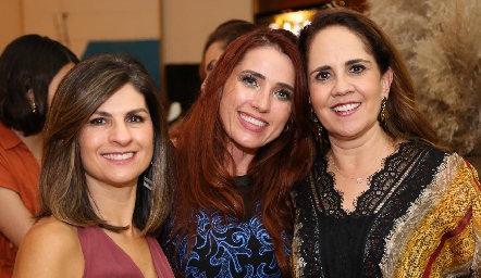 Lucía Escobedo, Adriana Jiménez y Gaby Payán.