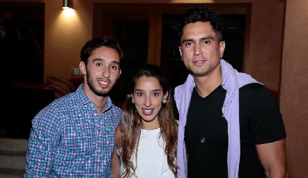  José con su hermana Marijó Ascanio y su cuñado Gerardo González.
