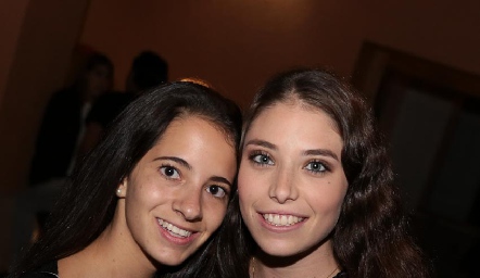  Valentina Gameros y Sofía Hernández.