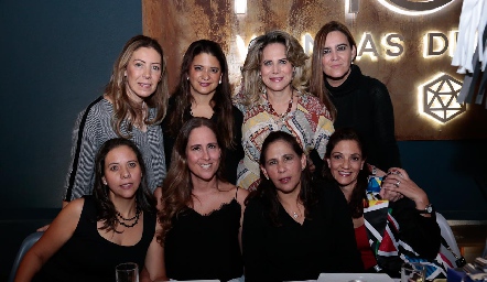  Anna Astrid Navarro, Chelito Padrón, Sofía Romero, Isa Garfias, Majo González, Adriana Pedroza, Adriana Rodríguez y Miriam Sandoval.