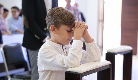  En oración.