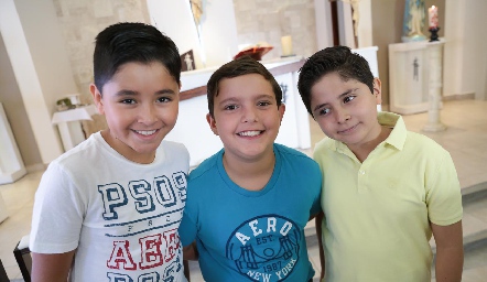  Jorge, Pablo y Santiago.