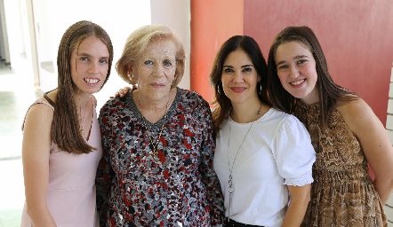  María José Gutiérrez, María del Carmen Pinera, Edith Pérez y Paola Celis.