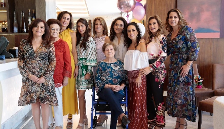  Ale con sus tías Zepeda y Rojas.