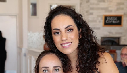  Ángeles Mahbub de Labastida y Ale Zepeda.