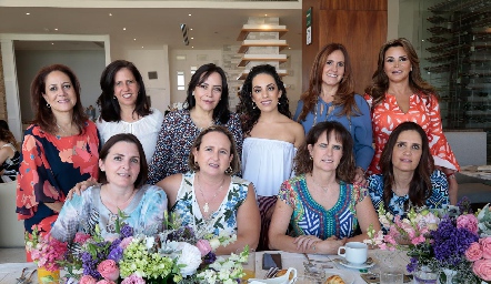  Esther Sandoval, Claudia Nava, Lucía Betancourt, Ale Zepeda, Dulce María Herrera, Bertha Barragán, Gaby Gómez, Sofía Martín Alba, Martha Zwiegger y Alejandra Martínez.