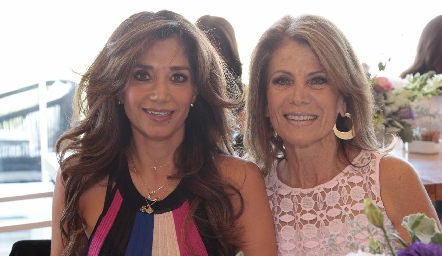  Cecilia de los Santos y Leticia Rojas.