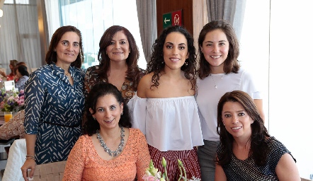 Tere Raymond, Beatriz Rojas, Ale Zepeda, Vane Herrera, Dalia Díaz y Fina Alcocer.