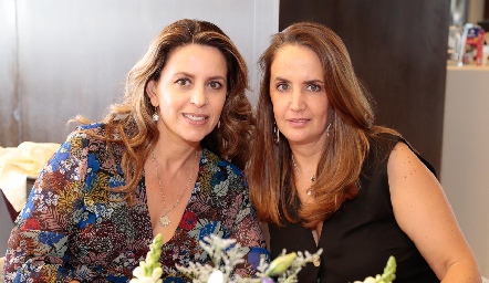  Erika Rodríguez y Montse Fonte.