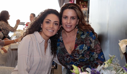  Paola Zepeda y Erika Rodríguez.