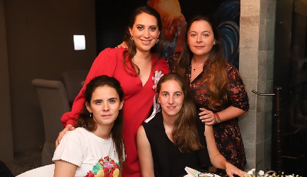 Jacqueline Villalba, Susana Lozano, Fer Zárate y Lucía Hernández.