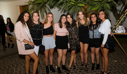  María Meade, Ale Morales, Montse Humara, Andrea Salazar, Bárbara González, Ale Álvarez, Vera Castillo y Pamela Michel.