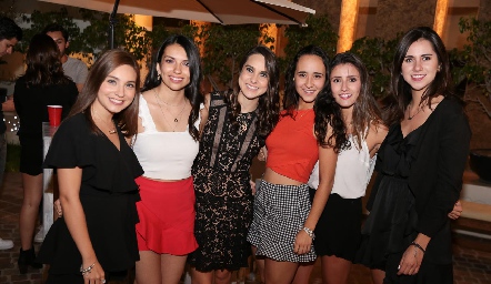 Dany González, Andrea Rivera, Bárbara González, Kaori Delgado, María Paula Tacea y Dany Monsiváis.
