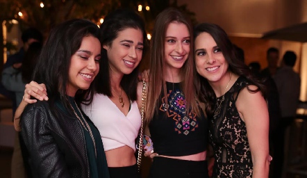  Adriana Ruiz, Lucía González, Mariana O´Farril y Bárbara González.