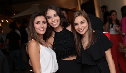  María Paula Tacea, Sofía Hernández y Dany González.