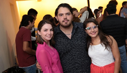 Sofía Valle, Diego Monjarás y Miriam González.