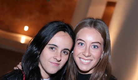 Cecilia García y María José López.