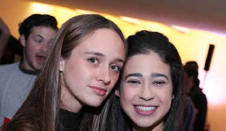  Daniela Zermeño y Lucía González.