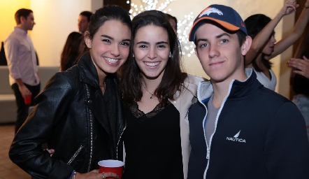  Paulina González, Irene Abud y Poncho González.