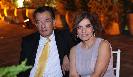  Juan José Otero y Alma Álvarez.