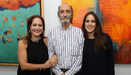 Esther Sandoval, José Ángel Robles y Claudia Antunes.
