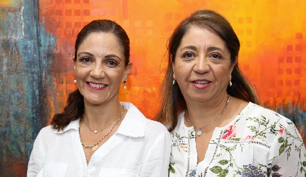  Miriam Sandoval y Sofía Carrillo.