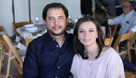  Arturo Nava y Julieta González.